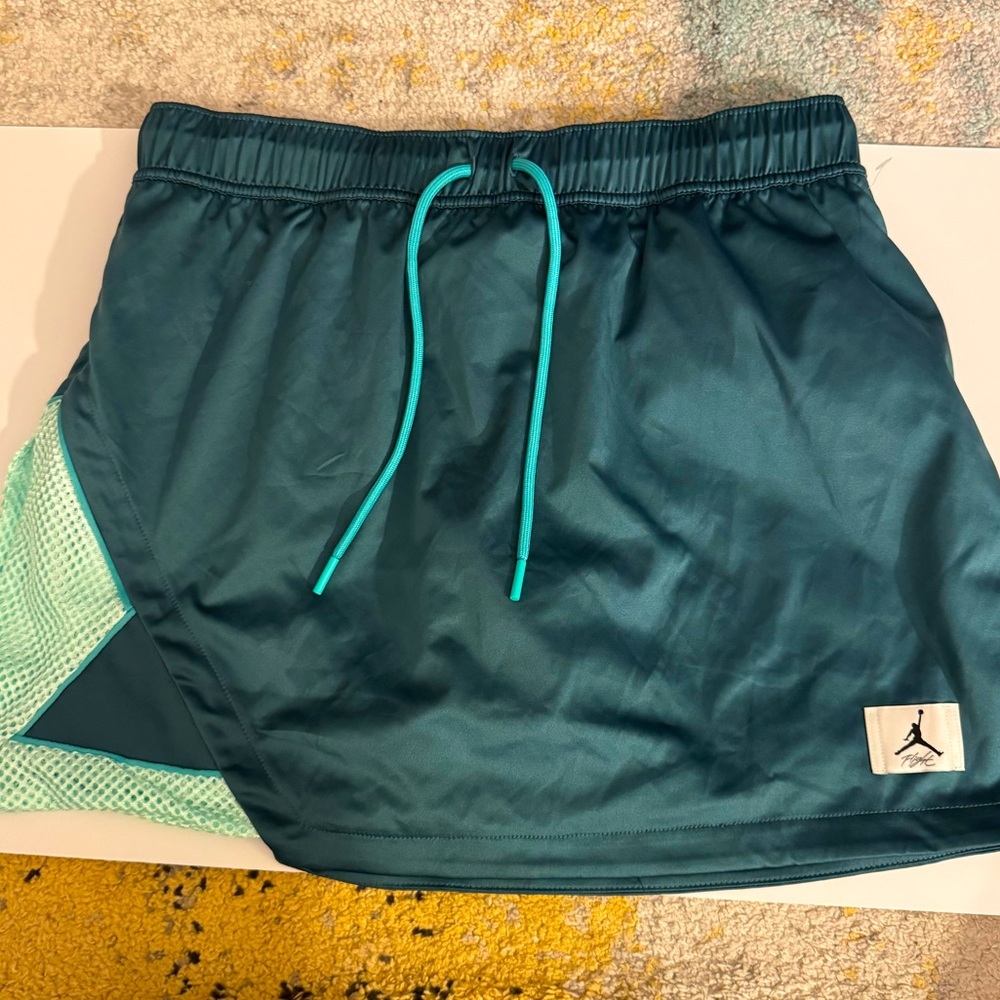NWT! Nike Jordan Women’s Essentials Skirt Skort Ash Green Mint Medium